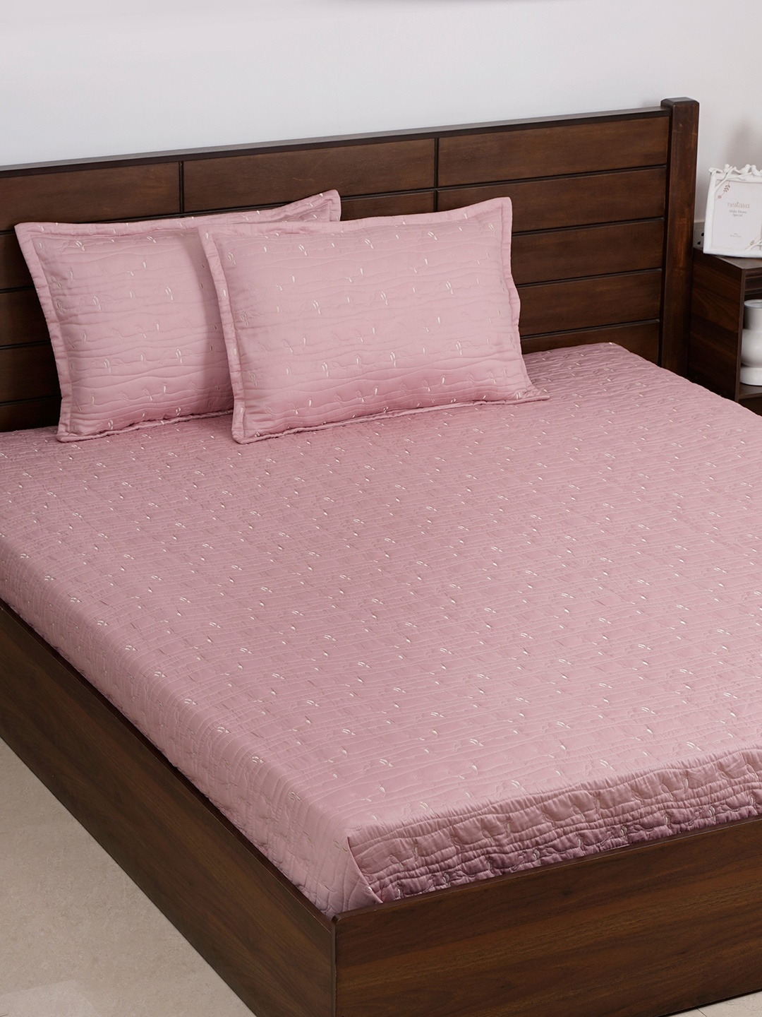 

Nestasia Pink Embroidered 210 TC Pure Cotton Double King Bedding Set