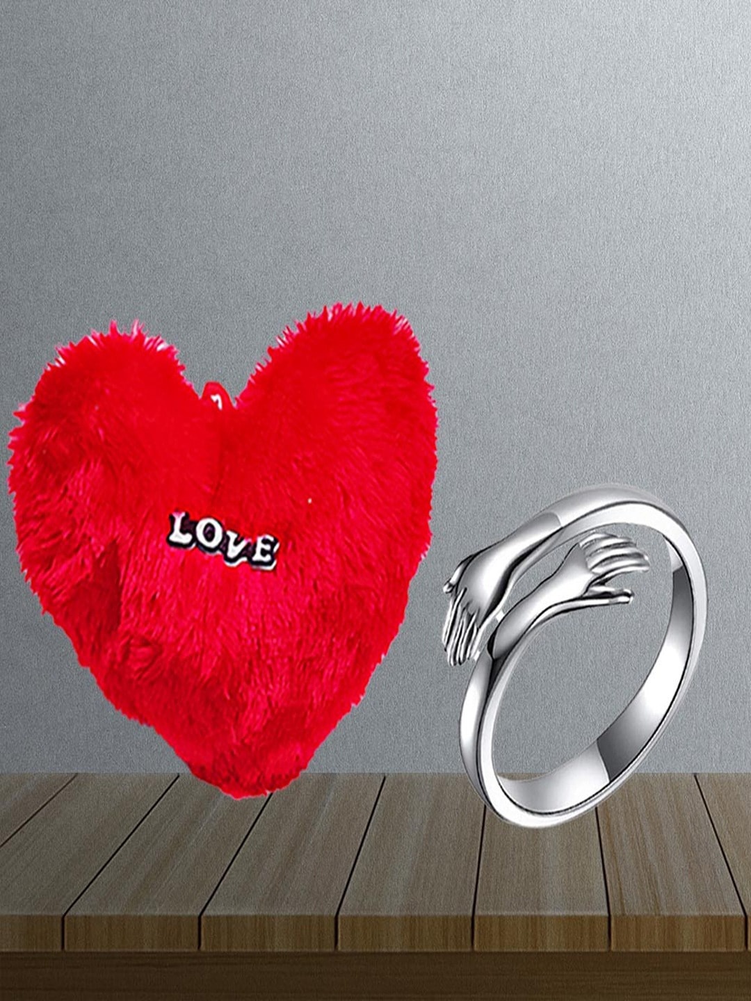 

UNIVERSITY TRENDZ Silver-Plated Hug Finger Ring With Heart-Shaped Pillow