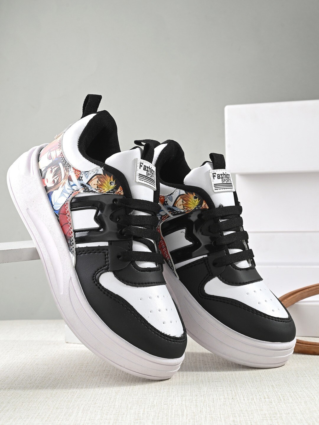 

The Roadster Lifestyle Co. Women Black & White Printed Non-Marking Walking Shoes