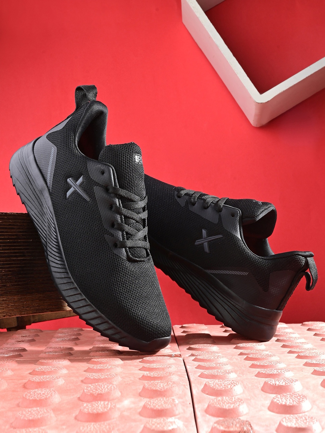 

HRX by Hrithik Roshan Men Zoom Technology Non Marking Running Shoes, Black
