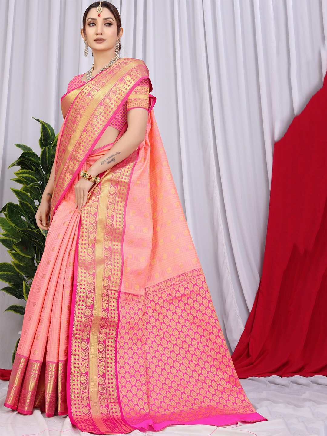

AVANTIKA FASHION Woven Design Zari Pure Silk Kanjeevaram Saree, Peach