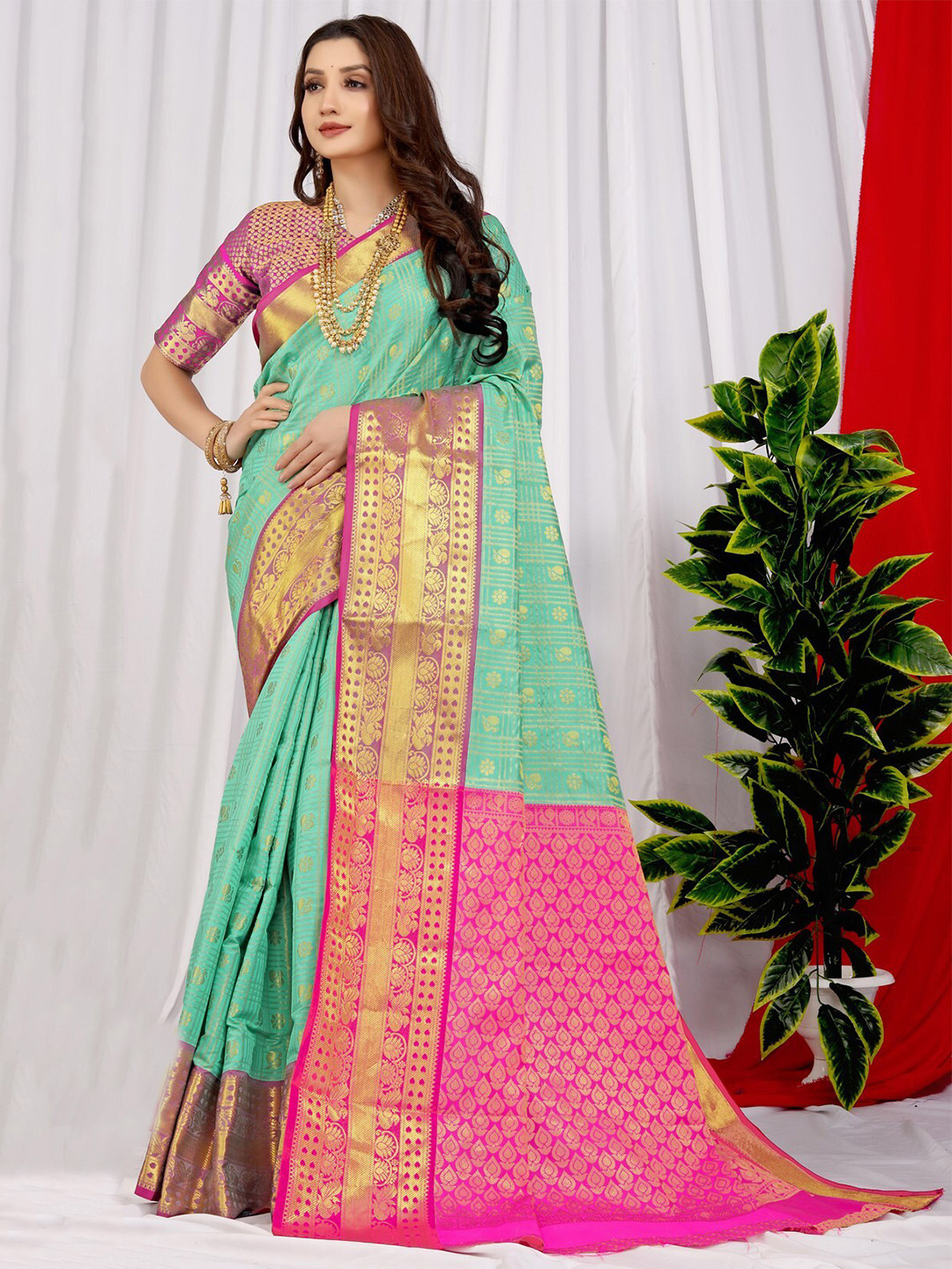 

AVANTIKA FASHION Woven Design Zari Pure Silk Kanjeevaram Saree, Teal