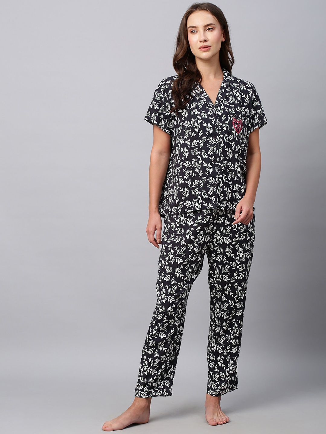 

Chemistry Floral Printed Lapel Collar Night suit, Grey