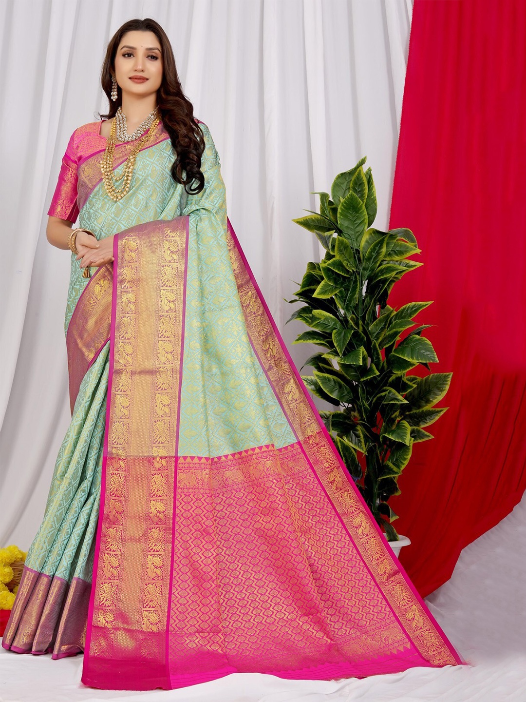 

AVANTIKA FASHION Woven Design Zari Pure Silk Kanjeevaram Saree, Teal