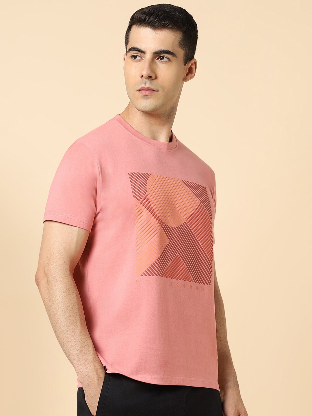 

Dennis Lingo Geometric Printed Casual CottonT-shirt, Pink