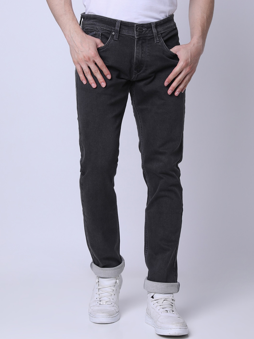 

Oxemberg Men Mid-Rise Clean Look Slim Fit Lean Light Fade Jeans, Black
