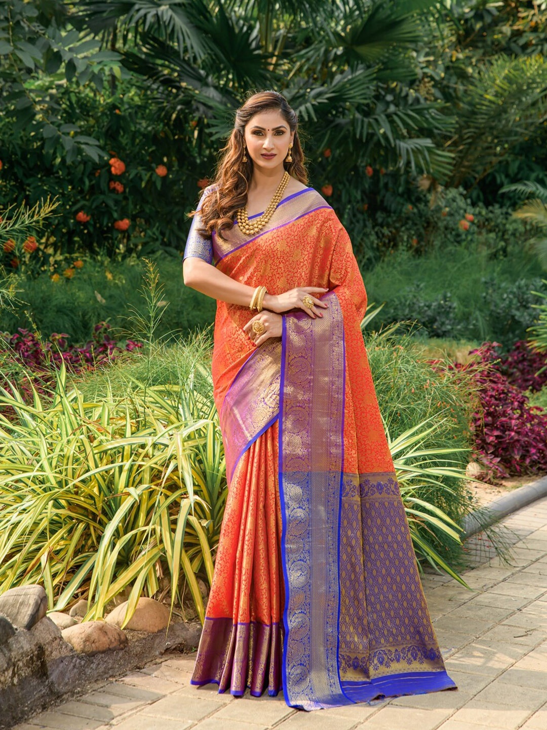 

AVANTIKA FASHION Woven Design Zari Pure Silk Kanjeevaram Saree, Red