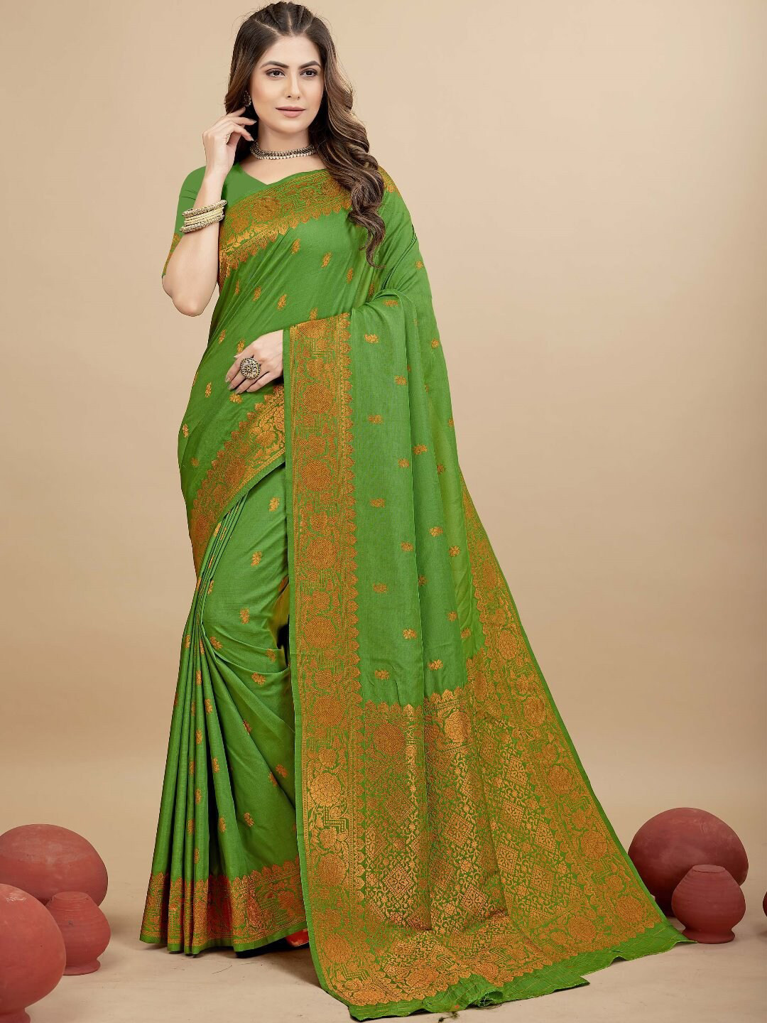

AVANTIKA FASHION Woven Design Zari Pure Silk Kanjeevaram Saree, Green