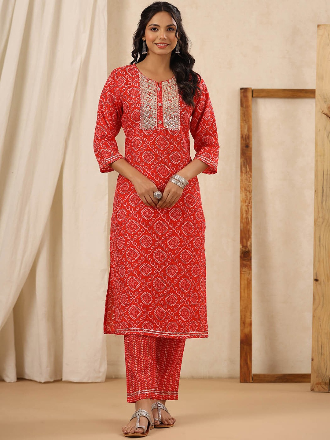 

Meena Bazaar Ethnic Motifs Printed Regular Kurta With Trousers, Red