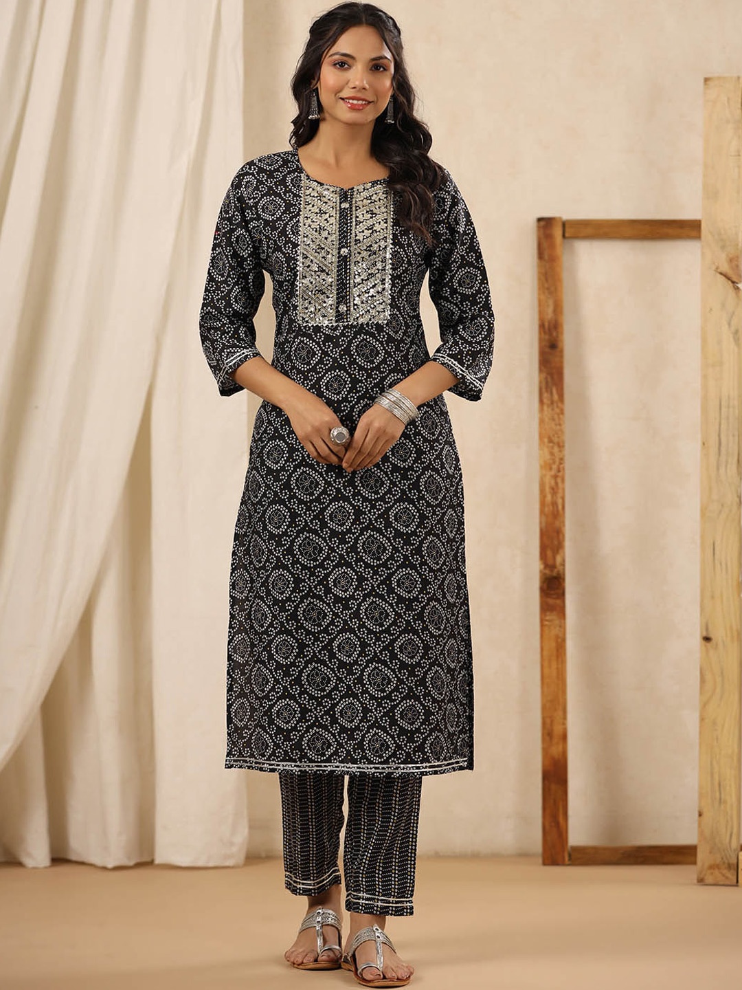 

Meena Bazaar Ethnic Motifs Printed Regular Mirror Work Kurta With Trousers, Black
