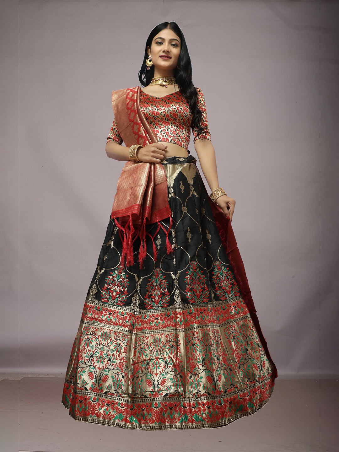 

Ekta Textiles Semi-Stitched Lehenga & Blouse With Dupatta, Black