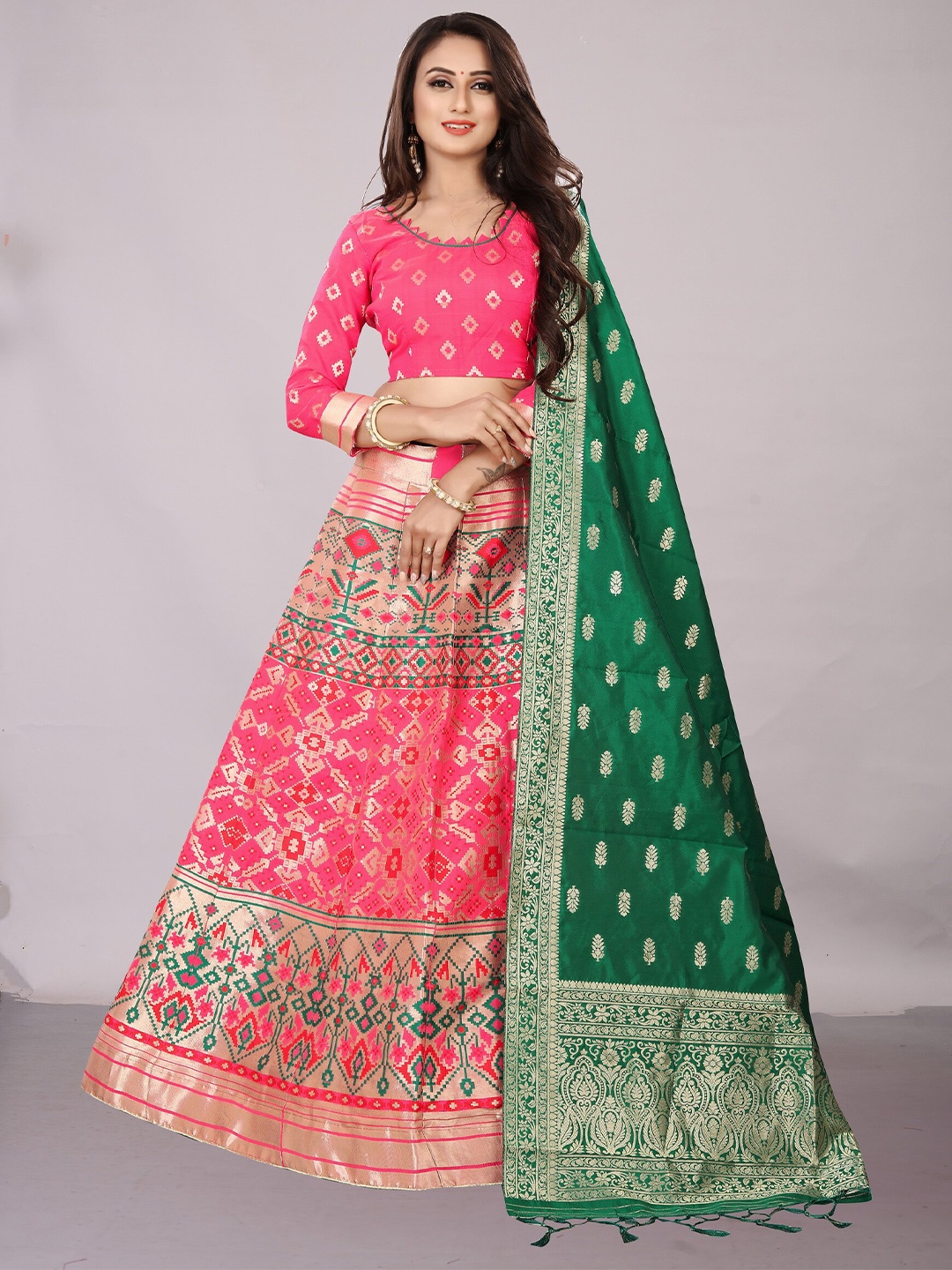 

Ekta Textiles Semi-Stitched Lehenga & Blouse With Dupatta, Pink