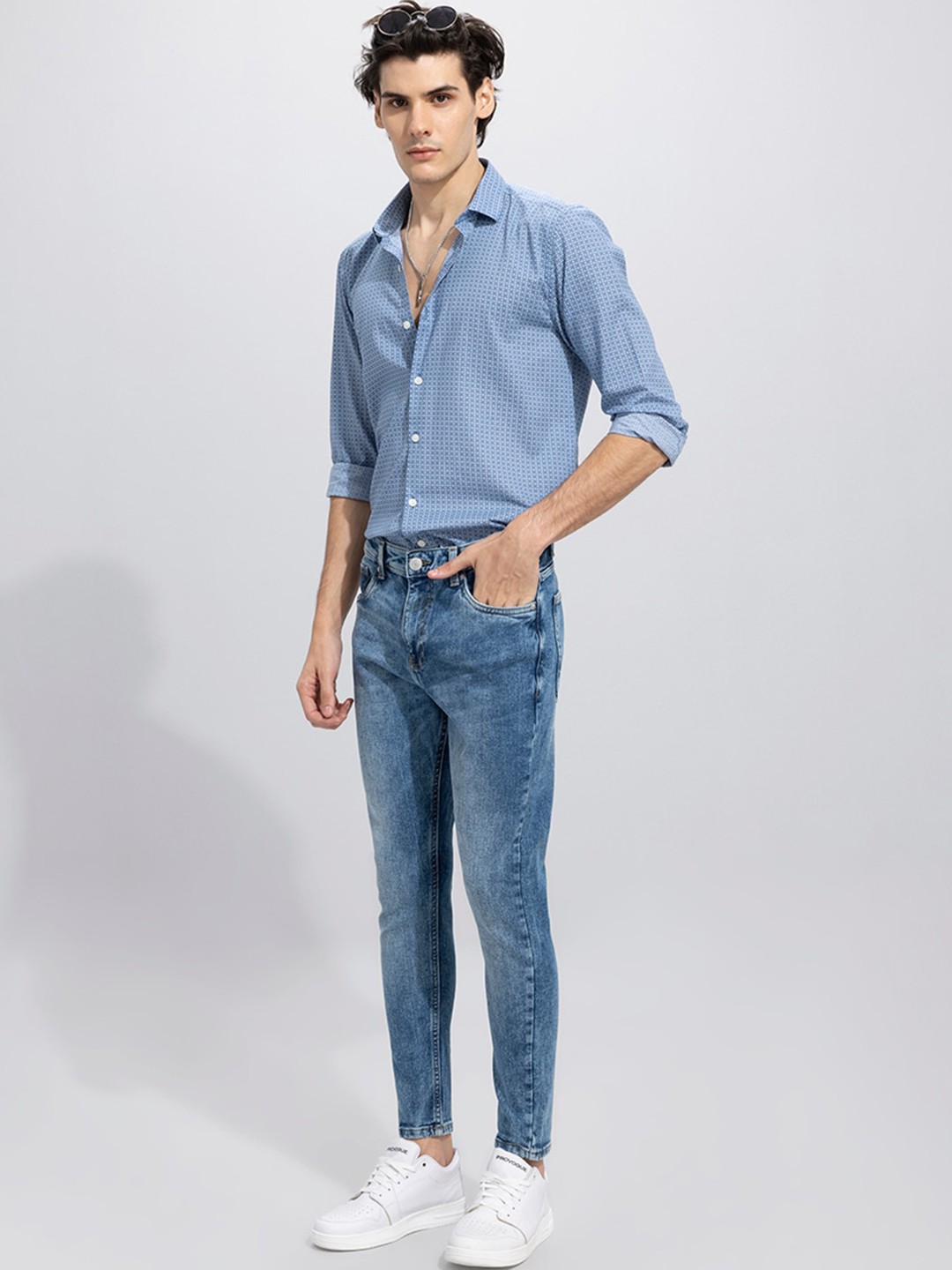 

Snitch Men Blue Skinny Fit Clean Look Heavy Fade Stretchable Jeans