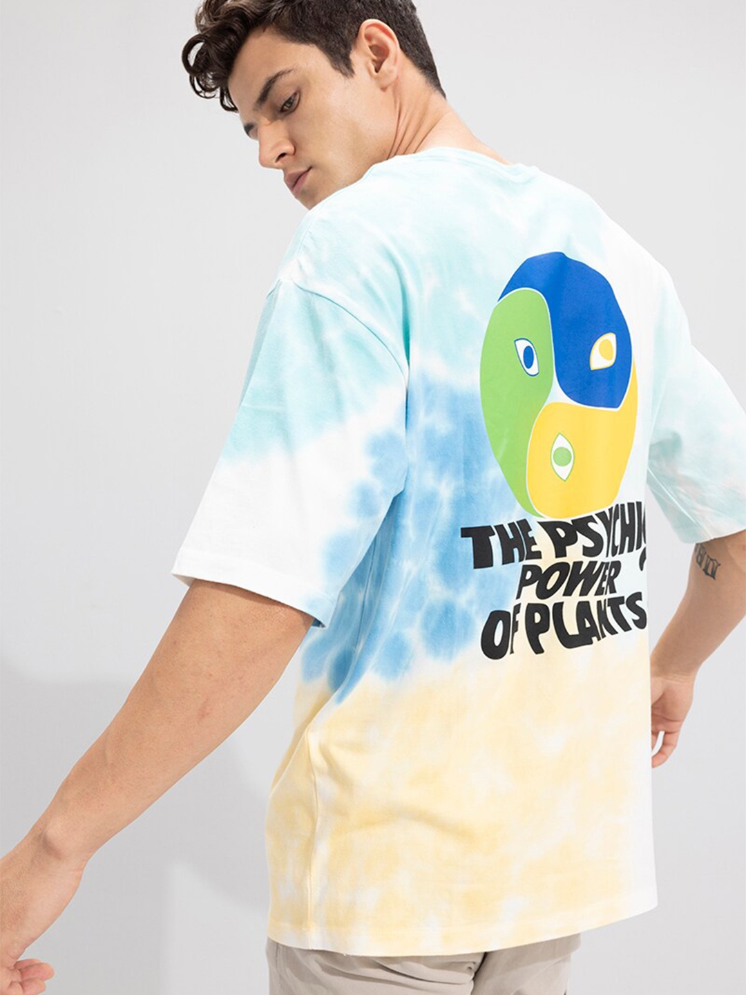 

Snitch Blue Tie And Dye Printed Round Neck Cotton T-Shirt