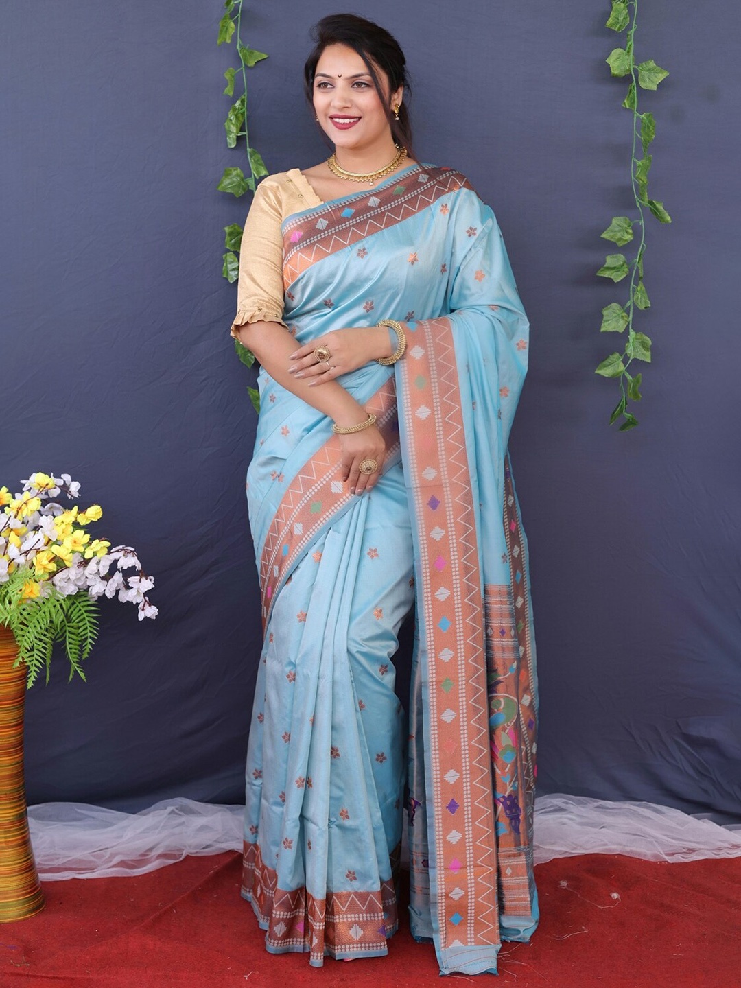 

AVANTIKA FASHION Ethnic Motifs Woven Design Zari Pure Silk Kanjeevaram Saree, Turquoise blue