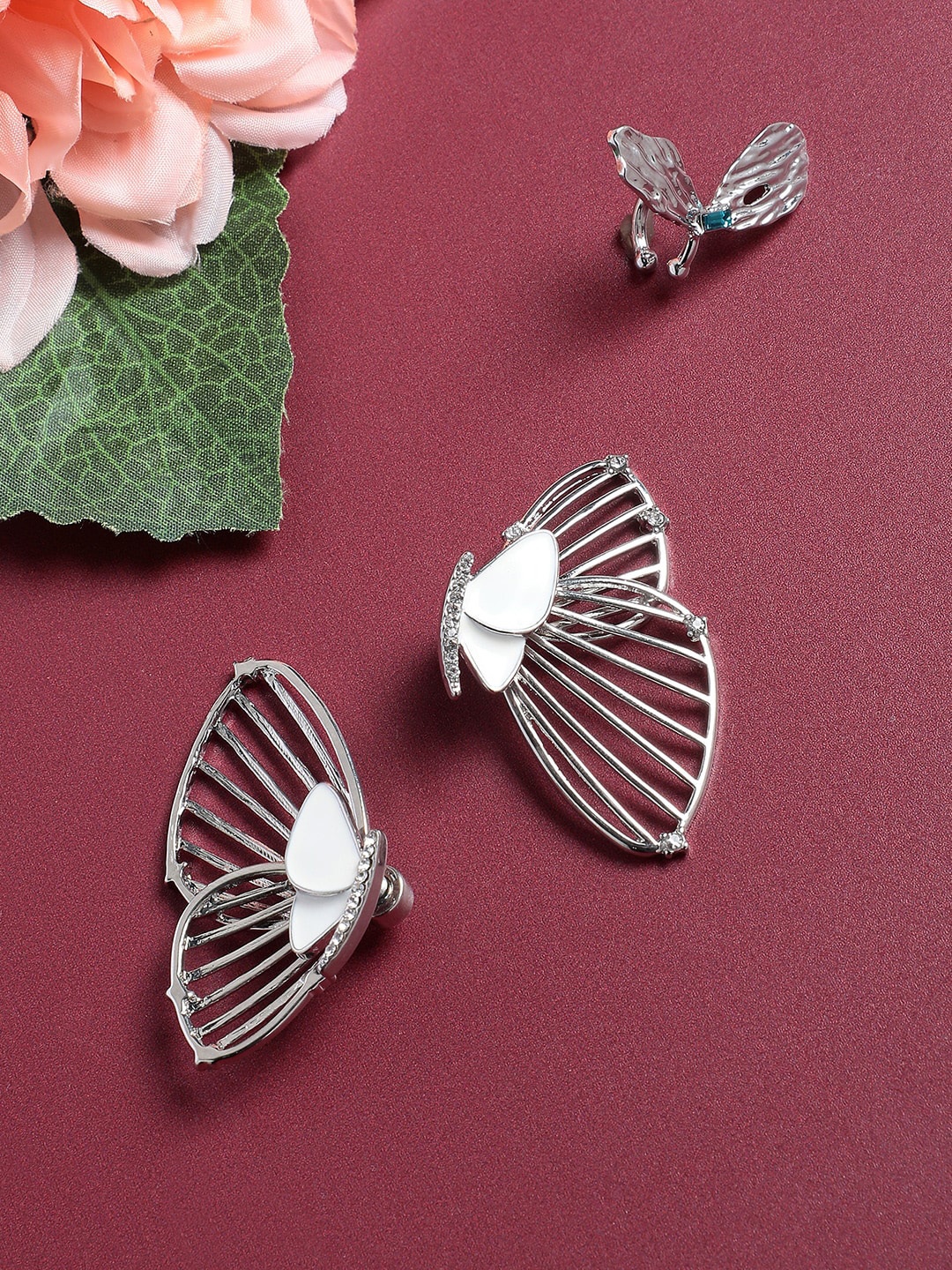 

SOHI Set Of 2 Silver-Plated Contemporary Studs Earrings