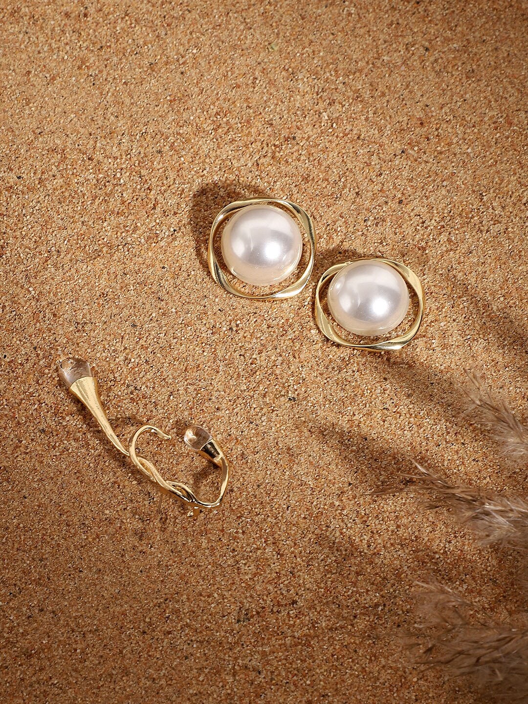 

SOHI Set Of 2 Gold-Plated Contemporary Beaded Studs Earrings