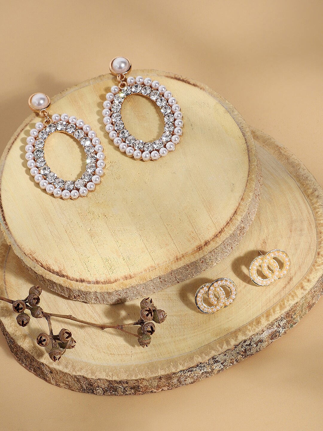 

SOHI Pack Of 2 Gold-Plated Contemporary Drop Earrings
