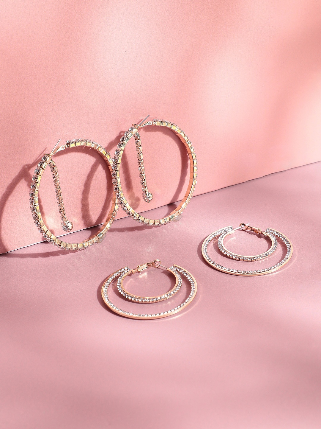 

SOHI Elegant Ensemble Set Of 2 Gold-Plated Contemporary Hoop Earrings