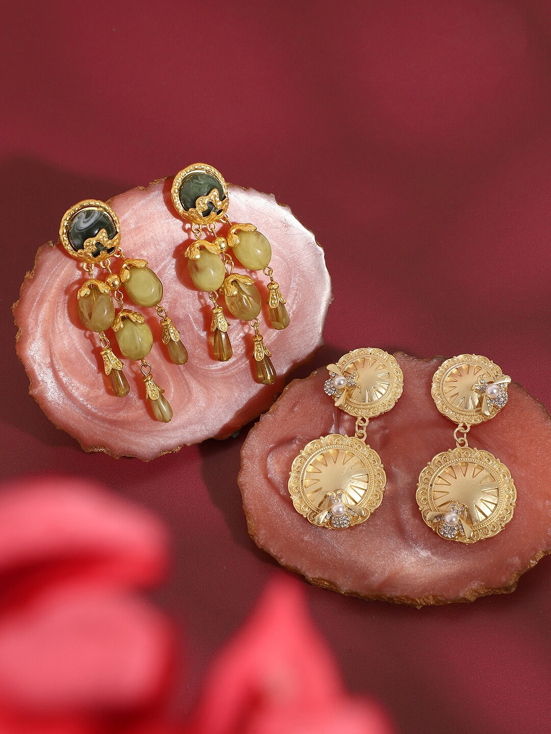 

SOHI Pack Of 2 Gold-Plated Contemporary Drop Earrings