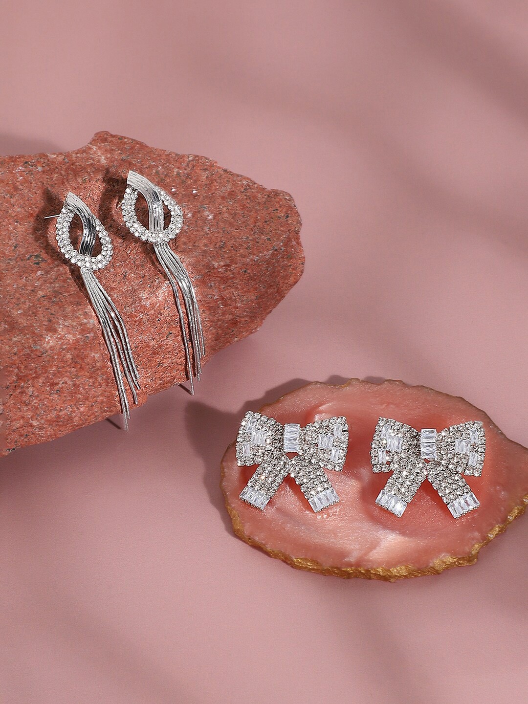 

SOHI Pack Of 2 Silver-Plated Contemporary Drop Earrings
