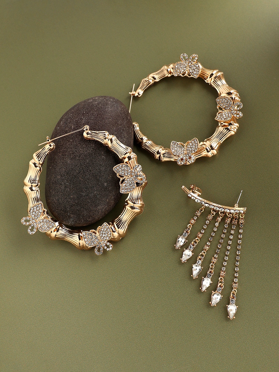 

SOHI Chic Sparkle Elegant Set Of 2 Gold-Plated Contemporary Hoop Earrings