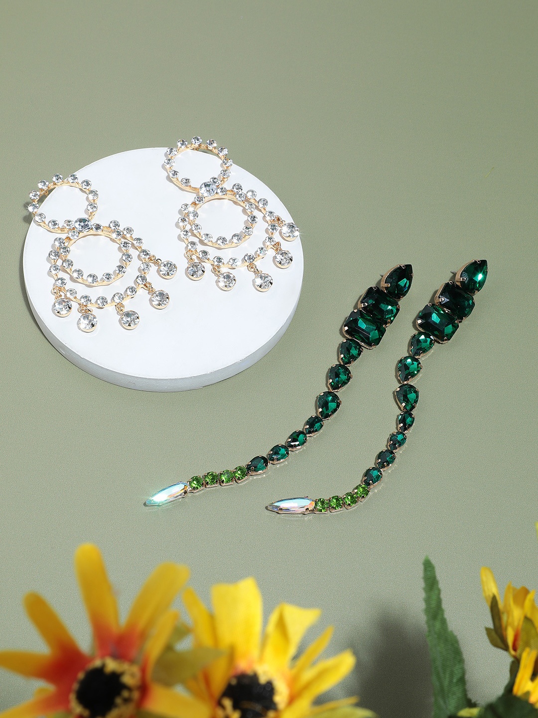 

SOHI Pack Of 2 Gold-Plated Contemporary Drop Earrings