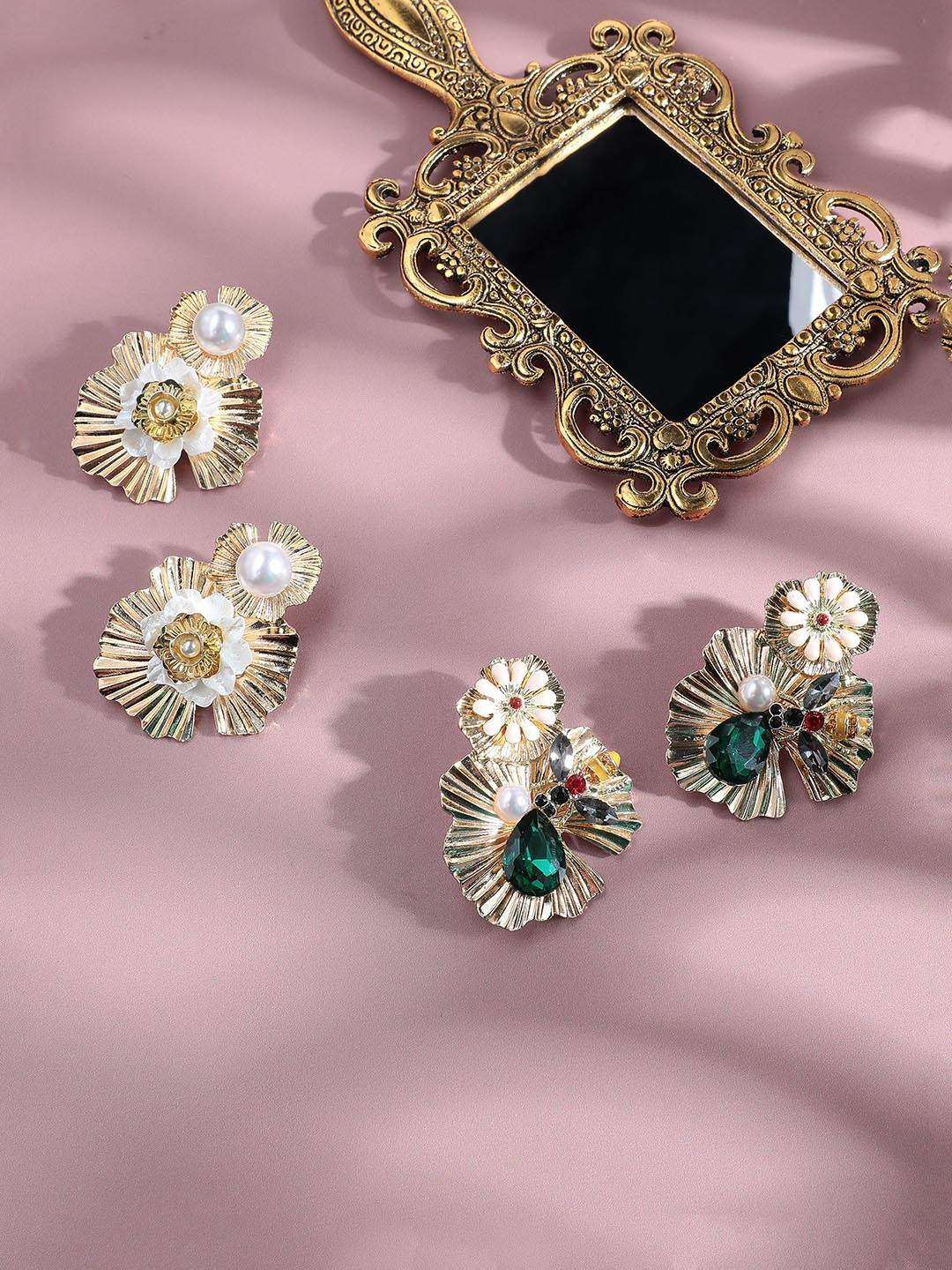 

SOHI Set Of 2 Gold-Plated Contemporary Drop Earrings