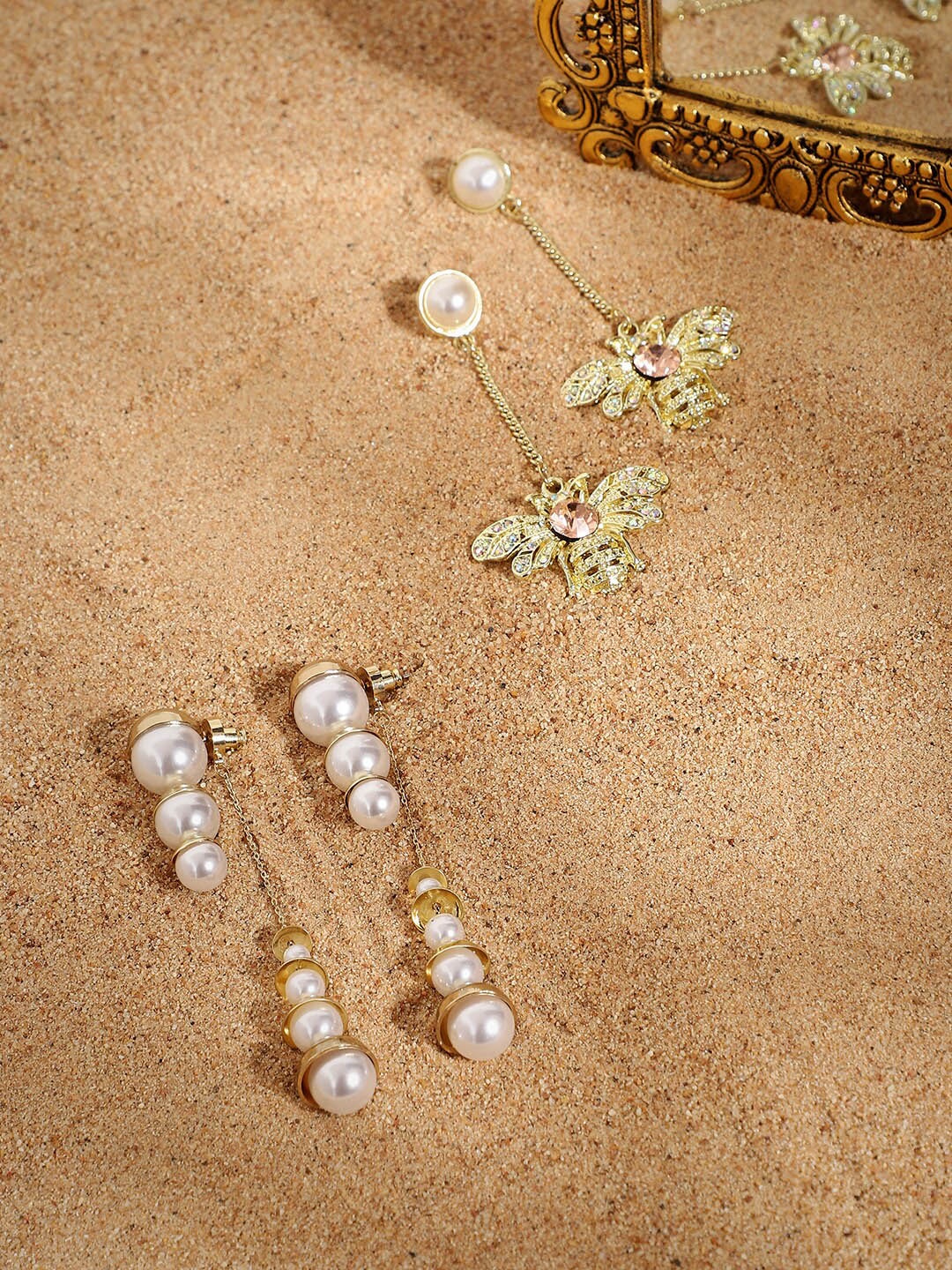 

SOHI Set Of 2 Gold-Plated Contemporary Studs Earrings