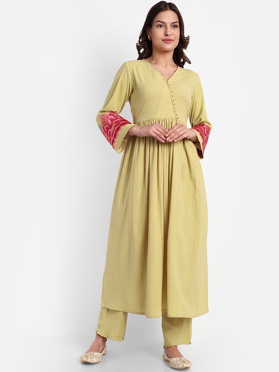 

NH KAPDEWALA Empire Pure Cotton Kurta With Trousers, Yellow