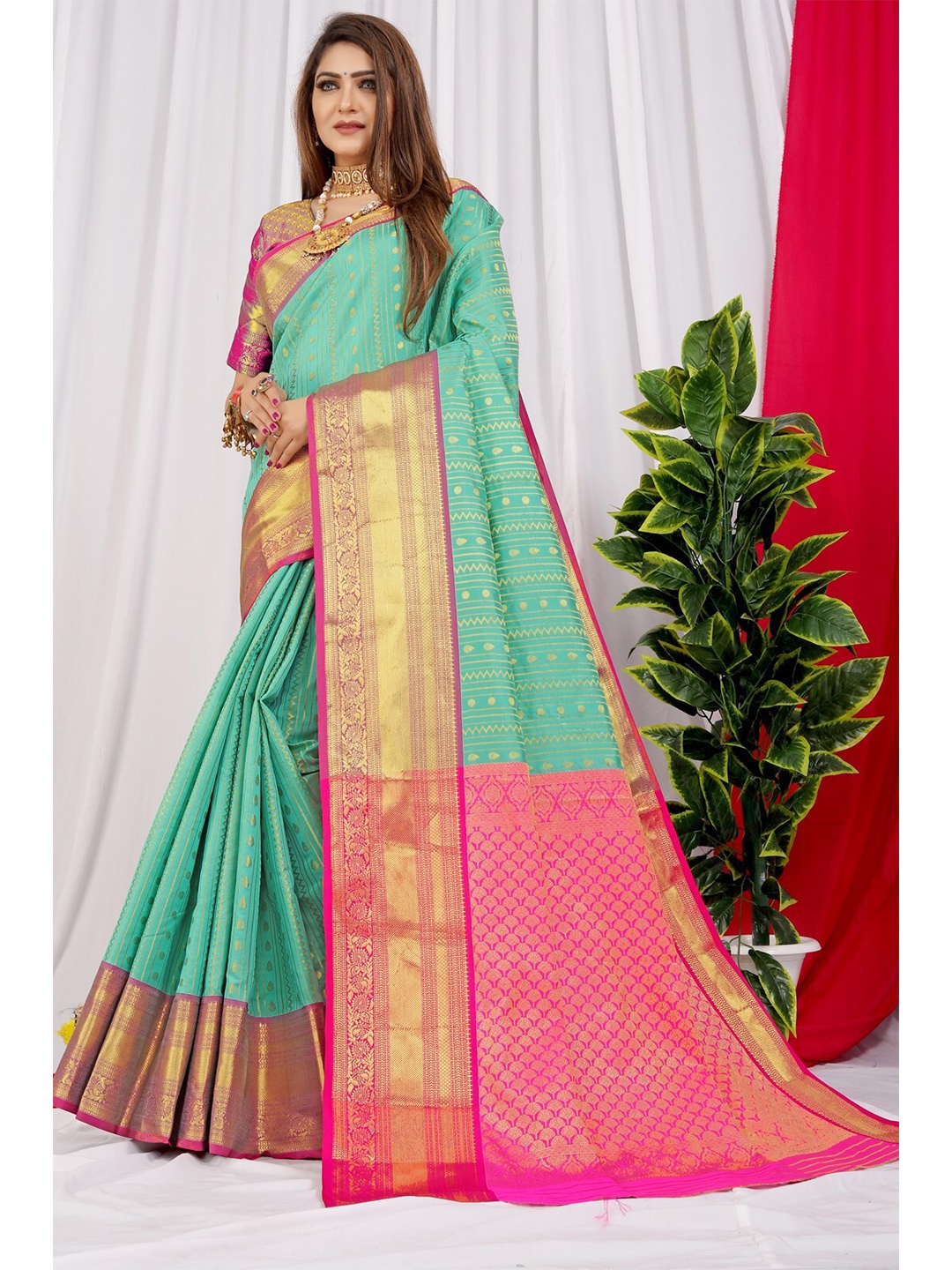 

AVANTIKA FASHION Woven Design Zari Pure Silk Kanjeevaram Saree, Green