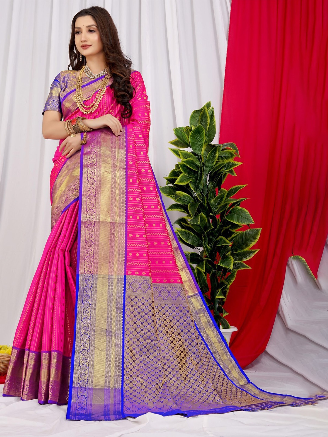 

AVANTIKA FASHION Woven Design Zari Pure Silk Kanjeevaram Saree, Pink