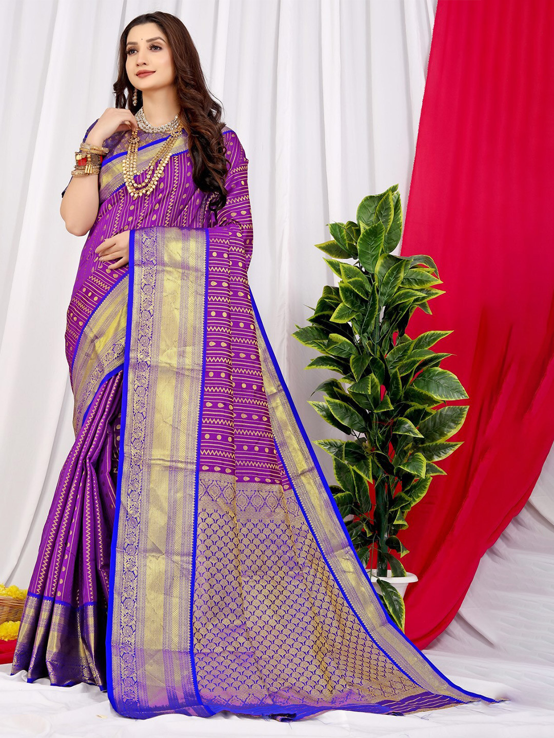 

AVANTIKA FASHION Woven Design Zari Pure Silk Kanjeevaram Saree, Purple