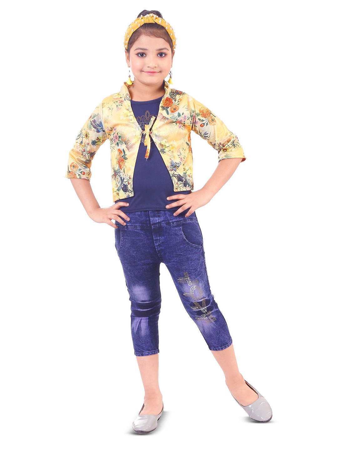 

BAESD Girls Printed Top With Capris & Shrug, Yellow