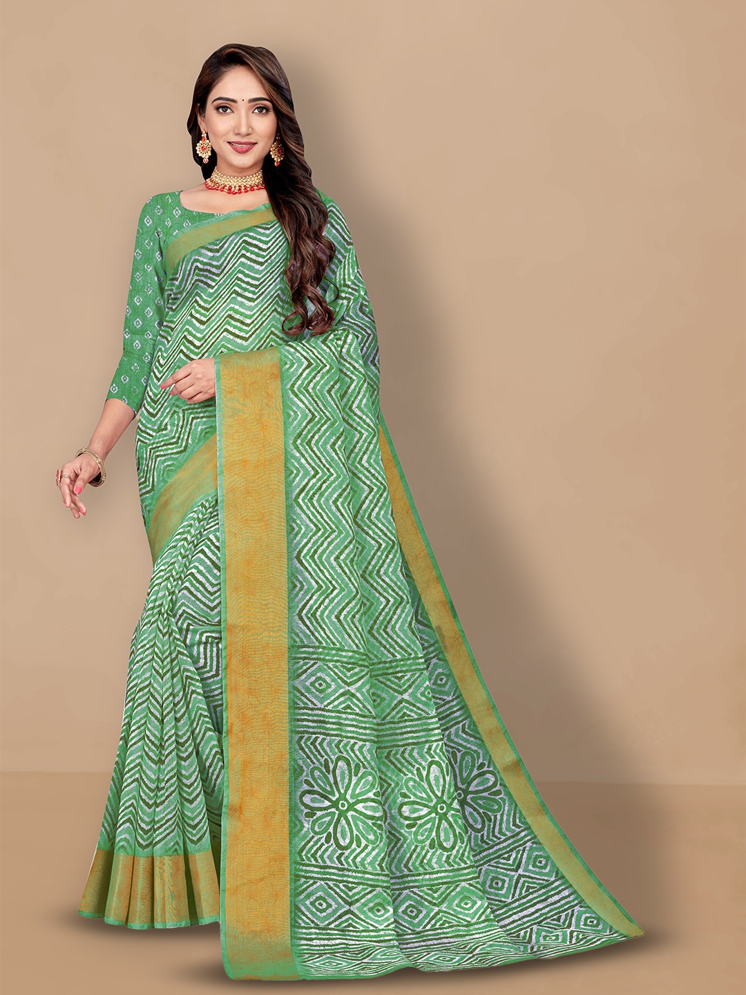 

Dori Chevron Printed Saree, Green