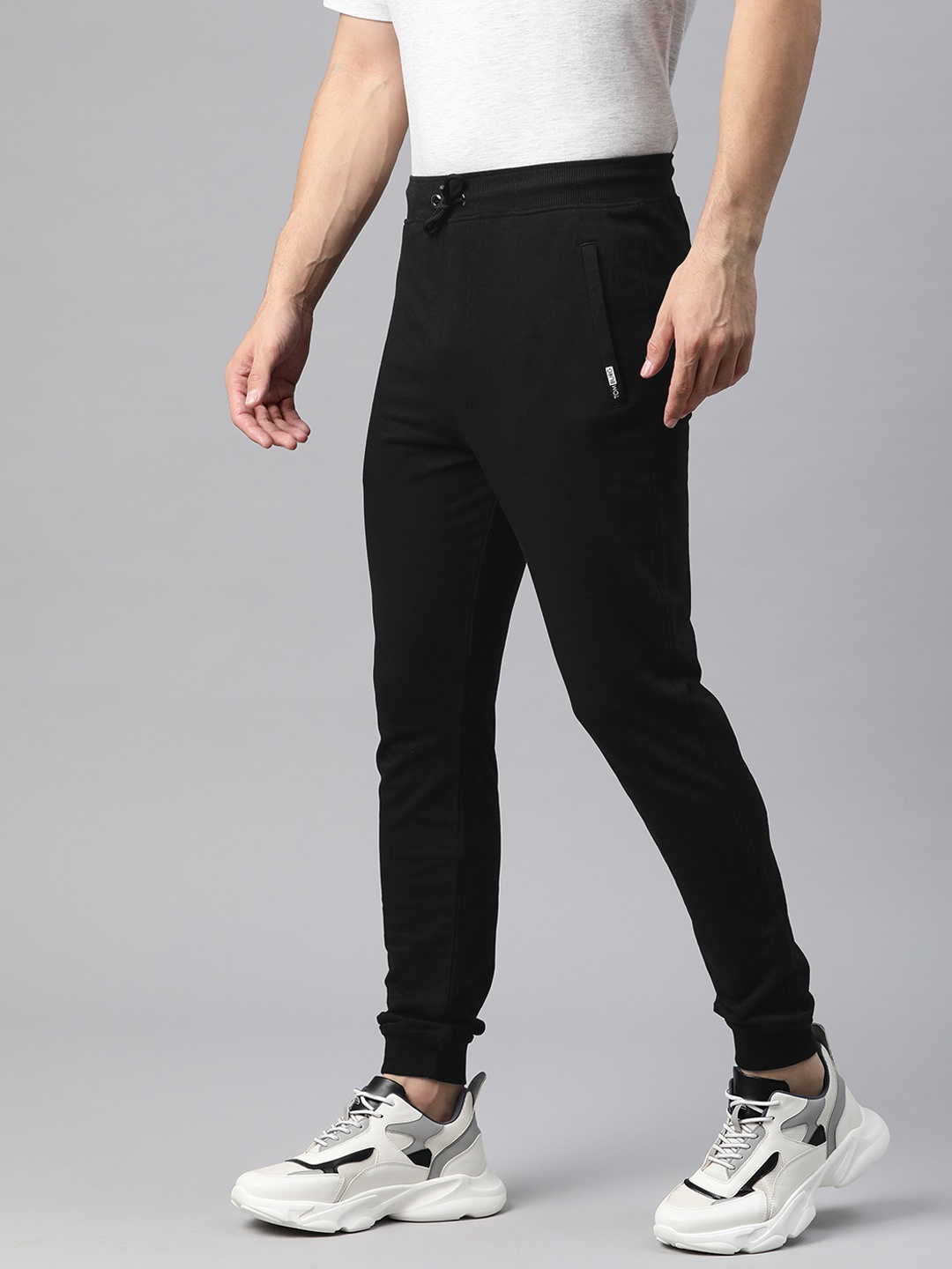 

TOM BURG Solid Slim Fit Joggers, Black