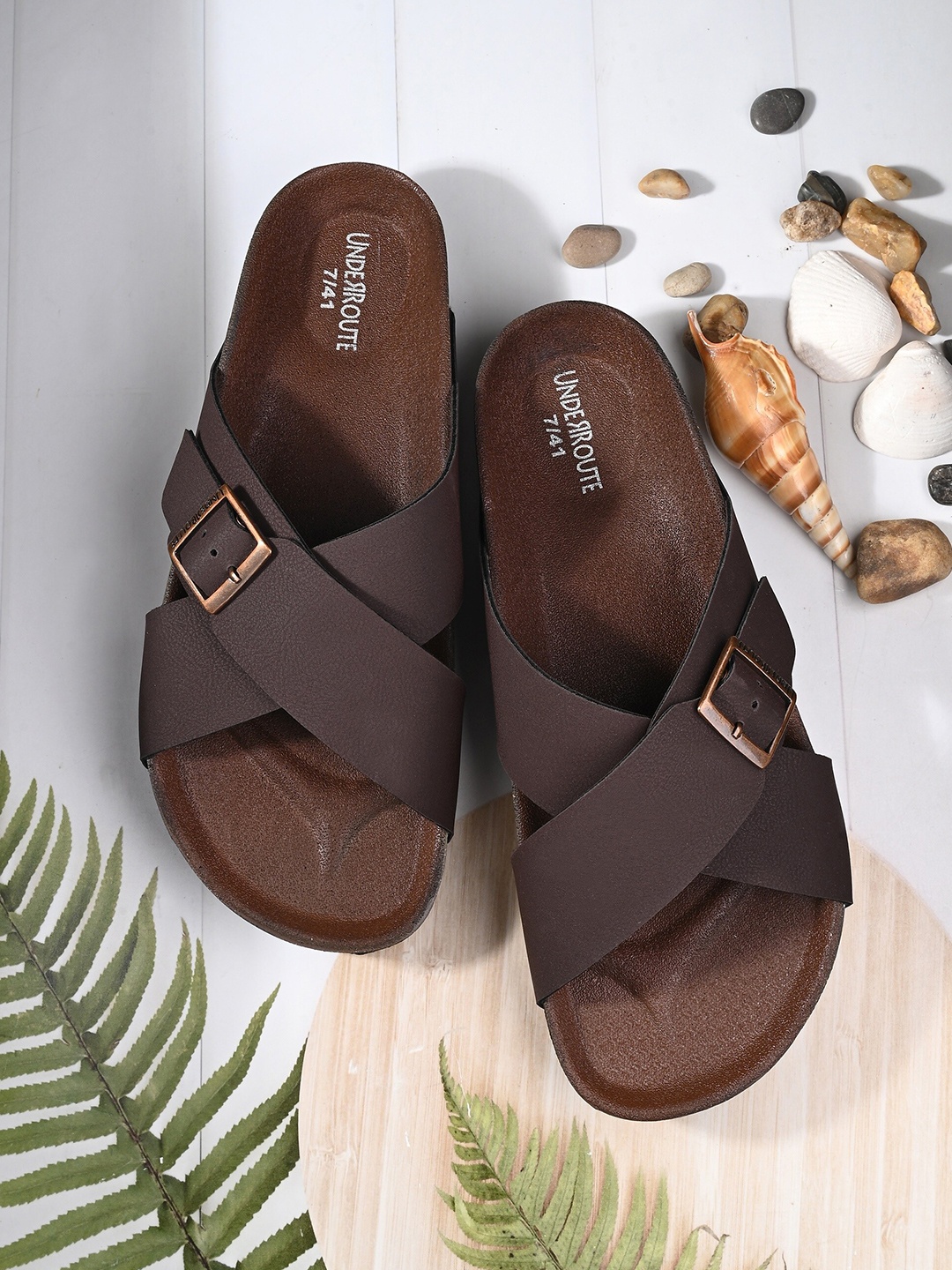 

UNDERROUTE Men Cross Strap Comfort Sandals With Buckle Detail, Brown