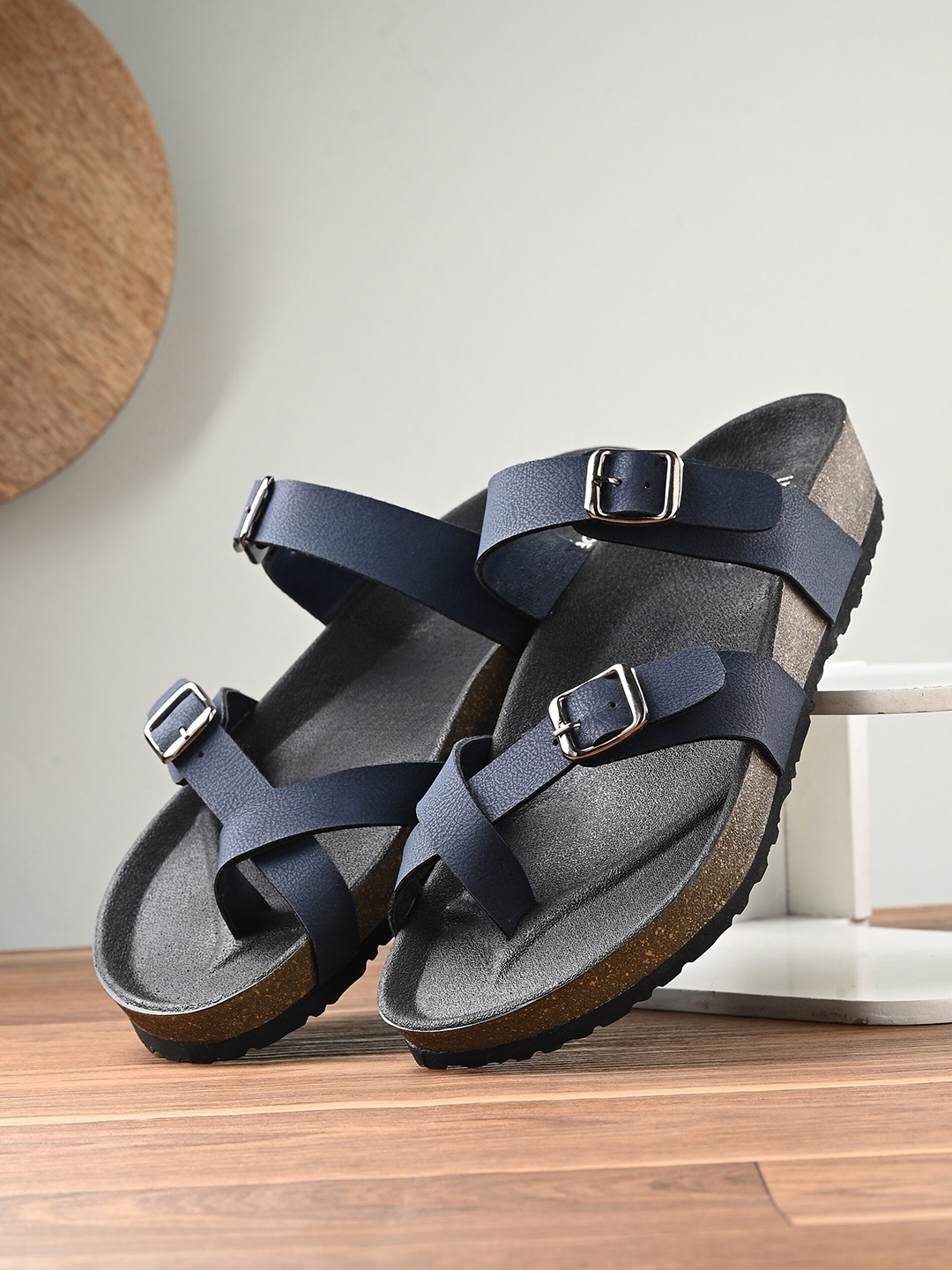 

UNDERROUTE Men One Toe Two Strap Comfort Sandals With Buckle Detail, Navy blue