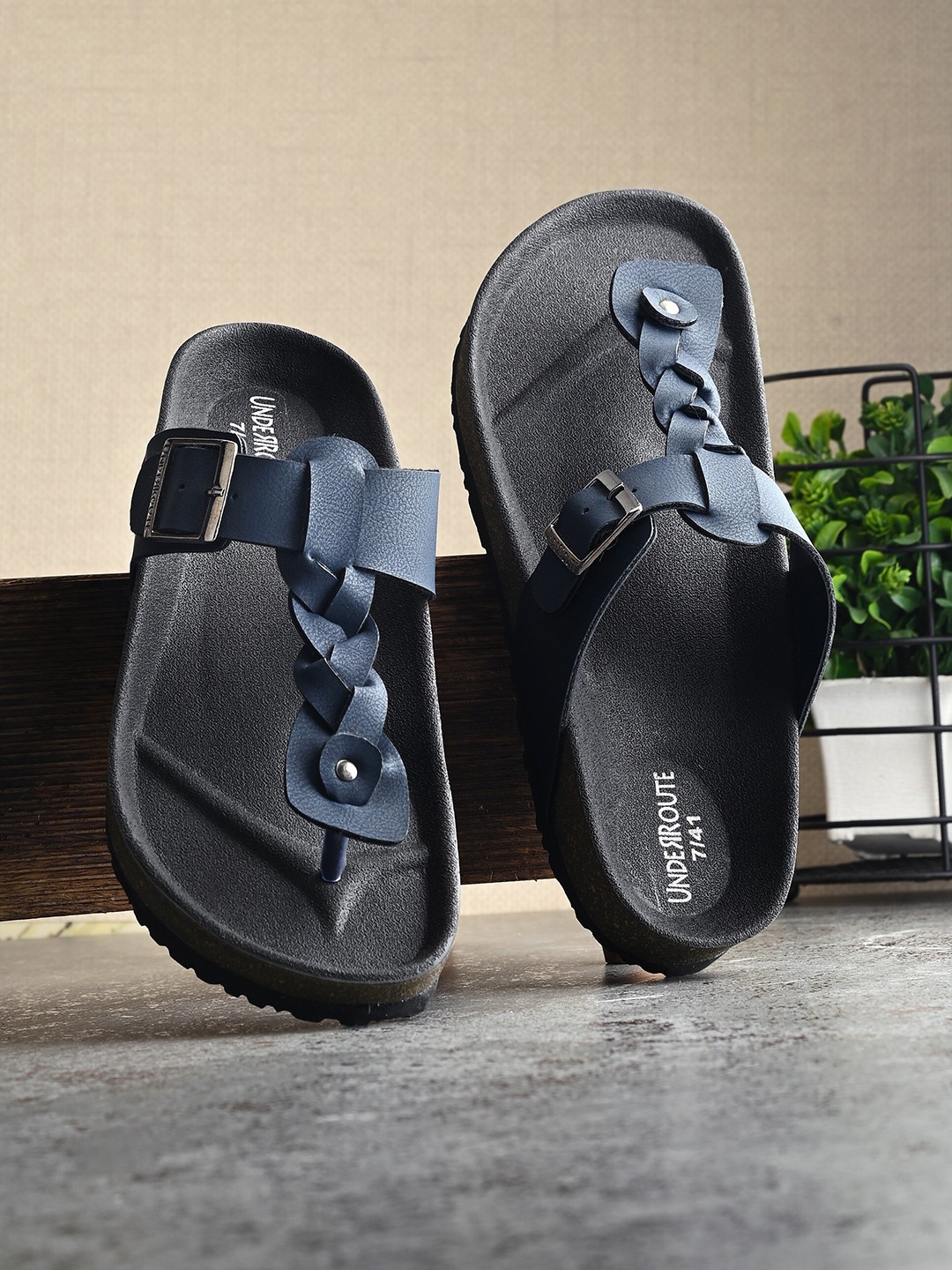 

UNDERROUTE Men Braided Comfort Sandals With Buckle Detail, Navy blue