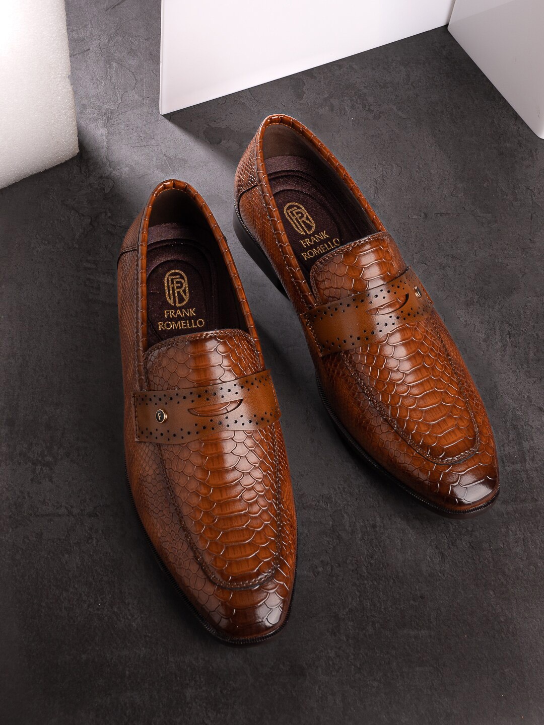

FRANKROMELLO Men Textured Leather Formal Penny Loafers, Tan