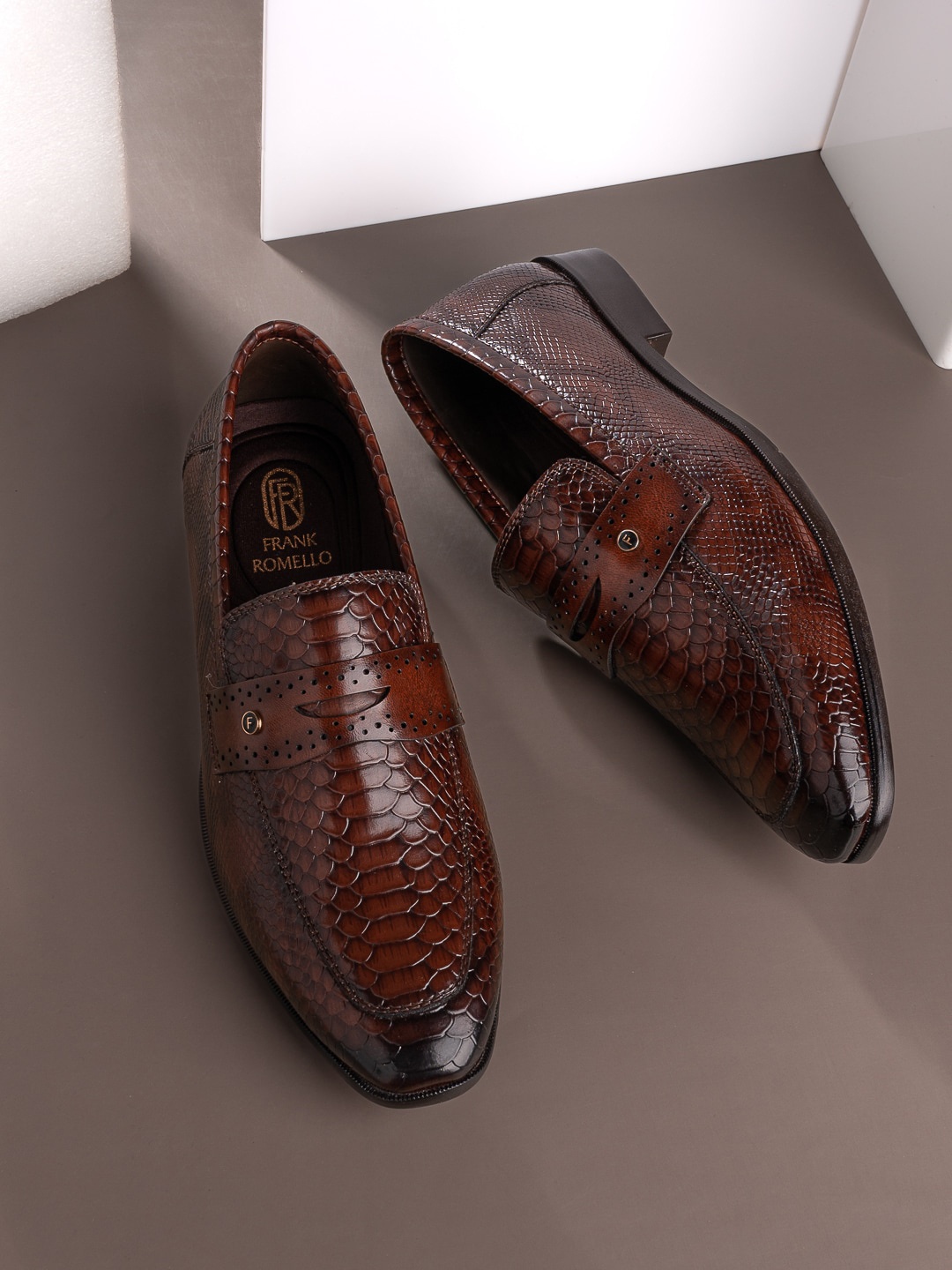 FRANKROMELLO Men Textured Formal Loafers, Brown