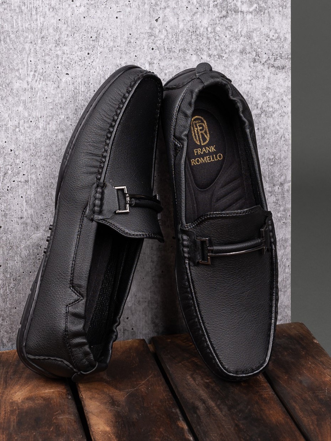 

FRANKROMELLO Men Textured Lightweight Horsebit Loafers, Black