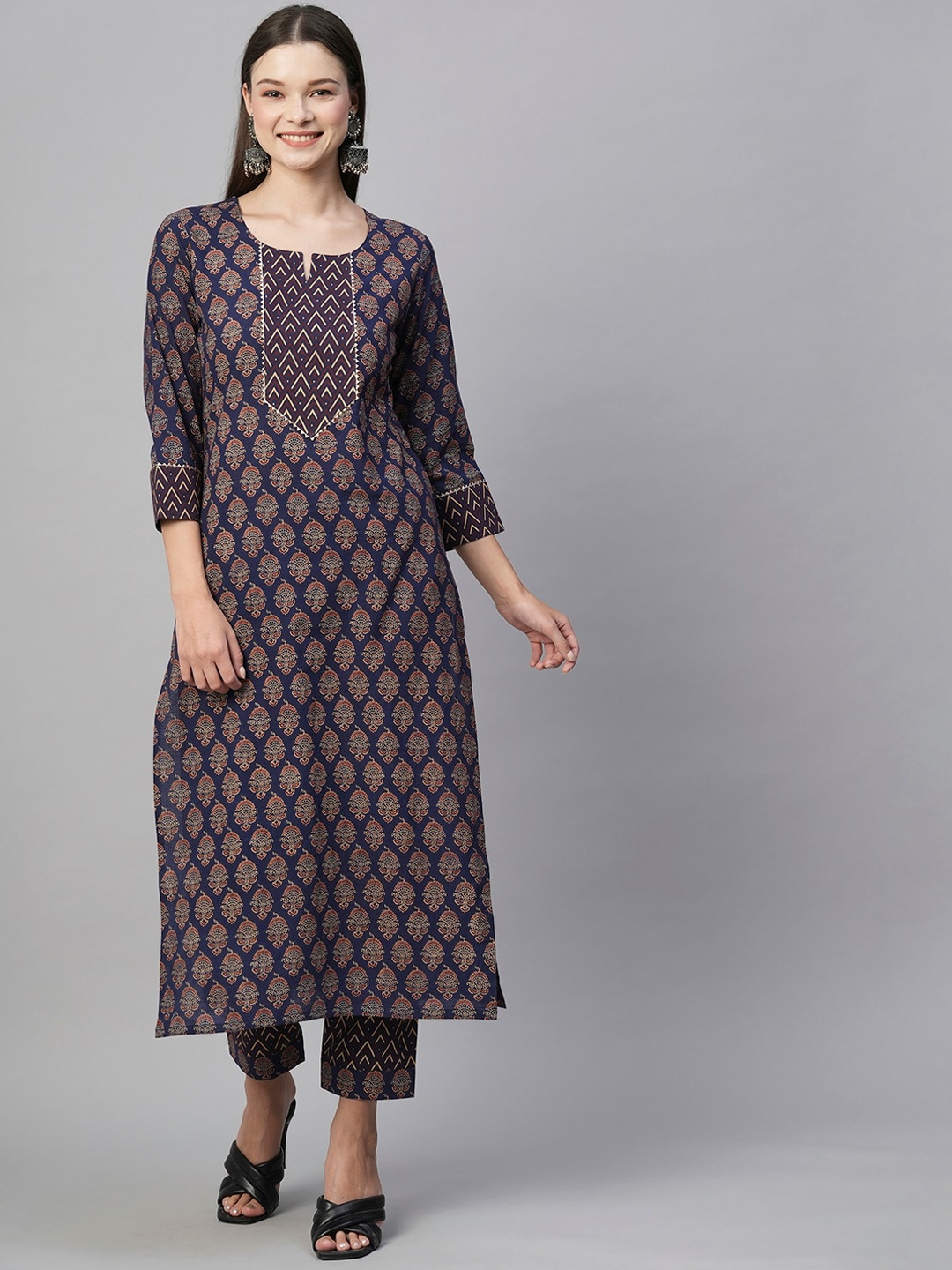 

KALINI Ethnic Motifs Printed Straight Kurta With Trousers, Navy blue
