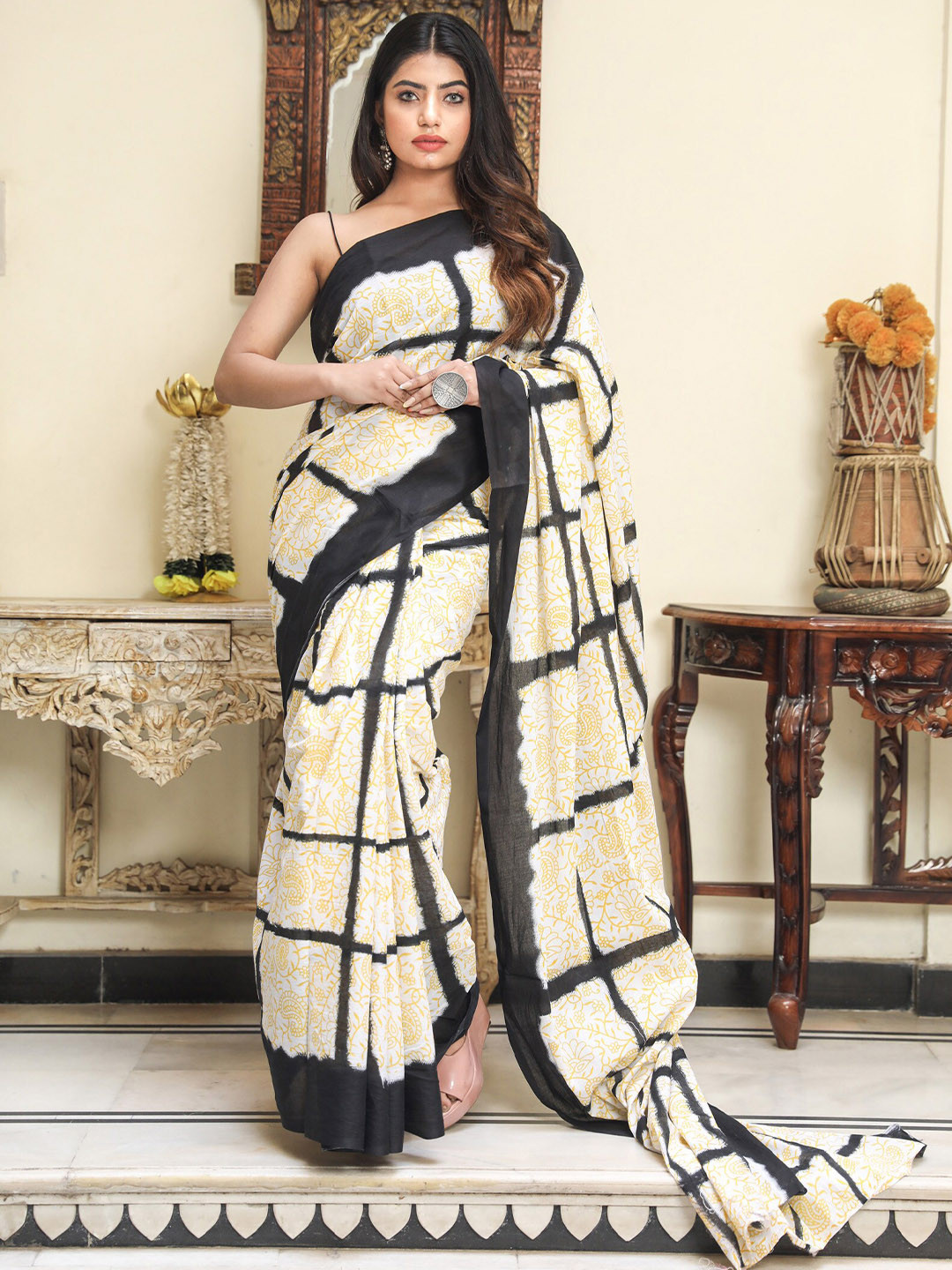 

BUTA BUTI Checked Pure Cotton Saree, Beige
