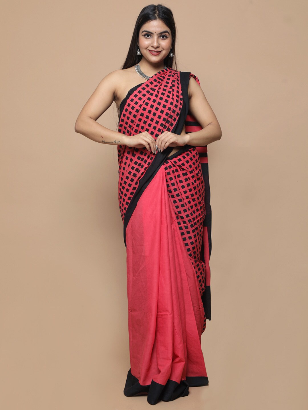 

BUTA BUTI Checked Pure Cotton Saree, Red