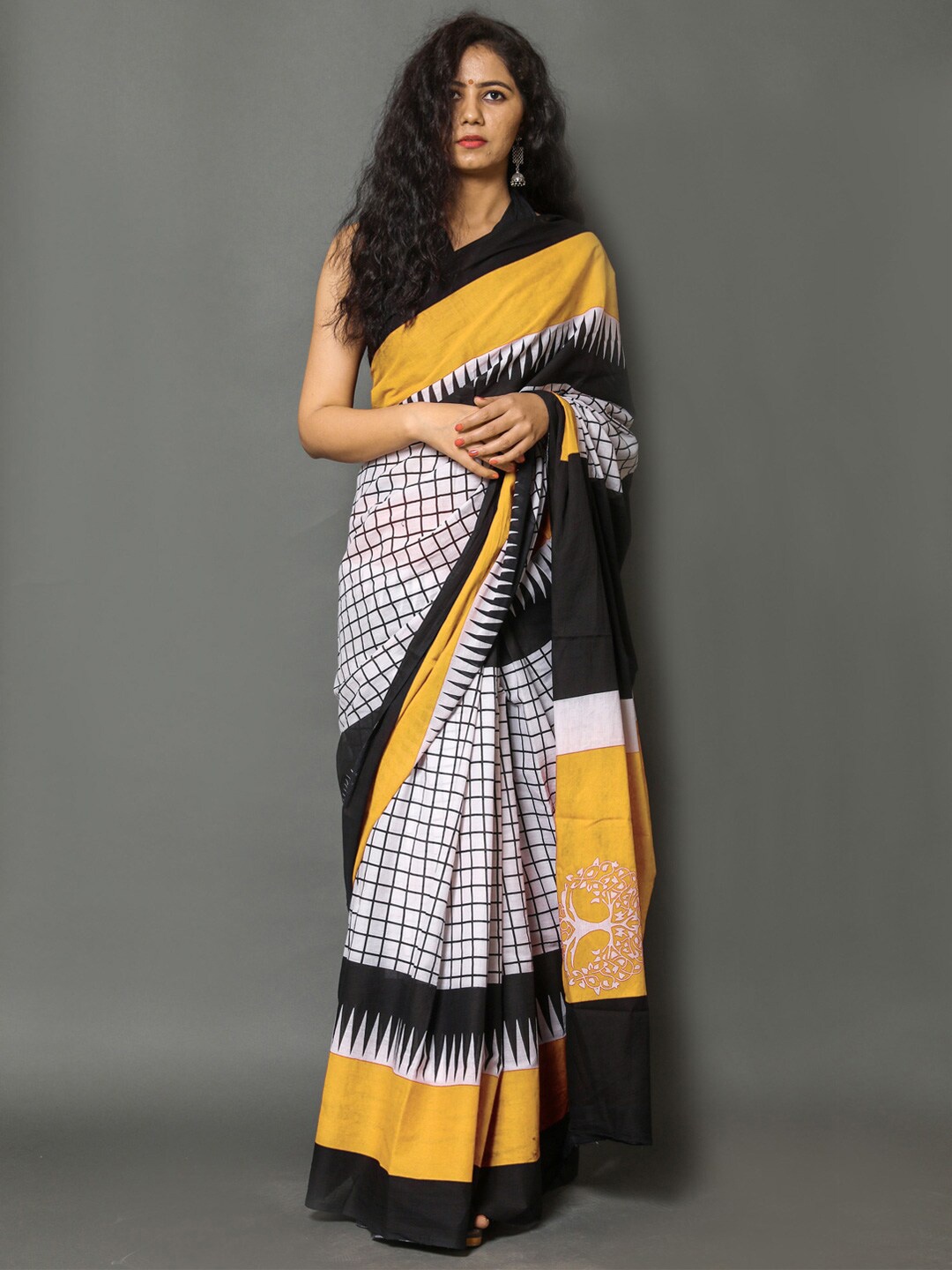 

BUTA BUTI Checked Pure Cotton Saree, Yellow