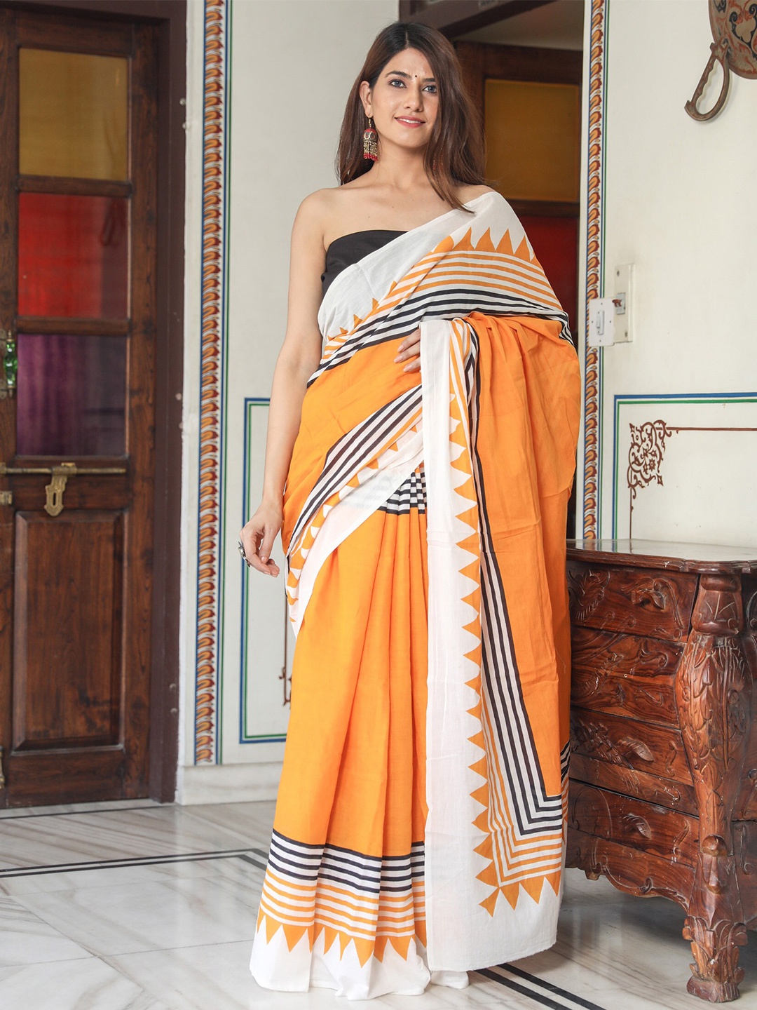 

BUTA BUTI Striped Pure Cotton Saree, Orange