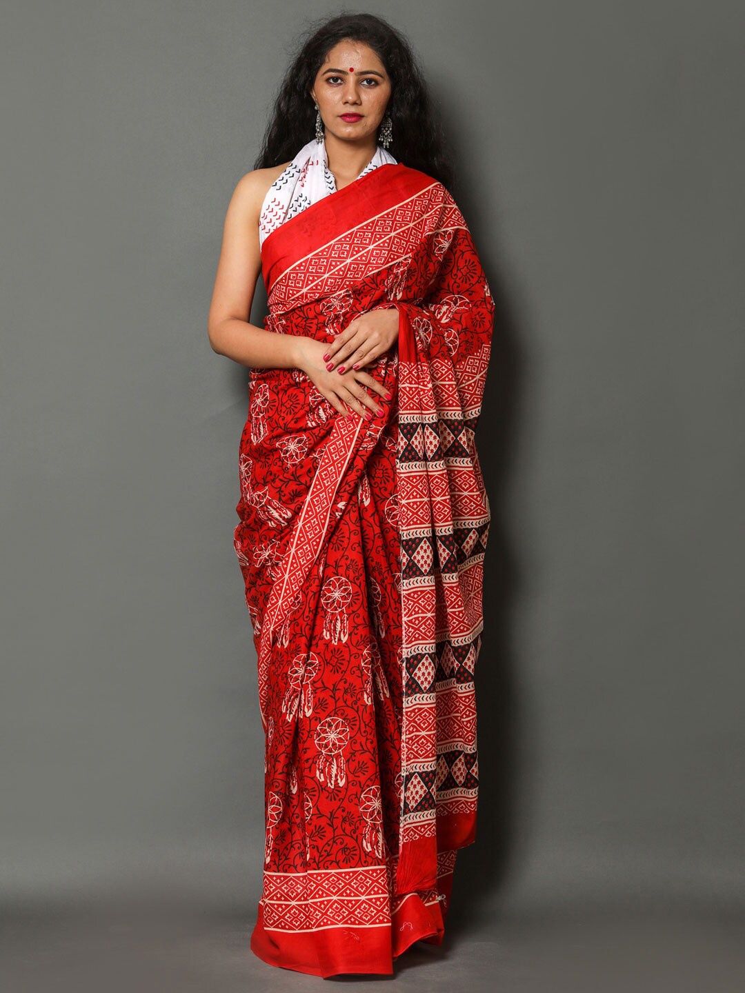 

BUTA BUTI Floral Printed Pure Cotton Saree, Red