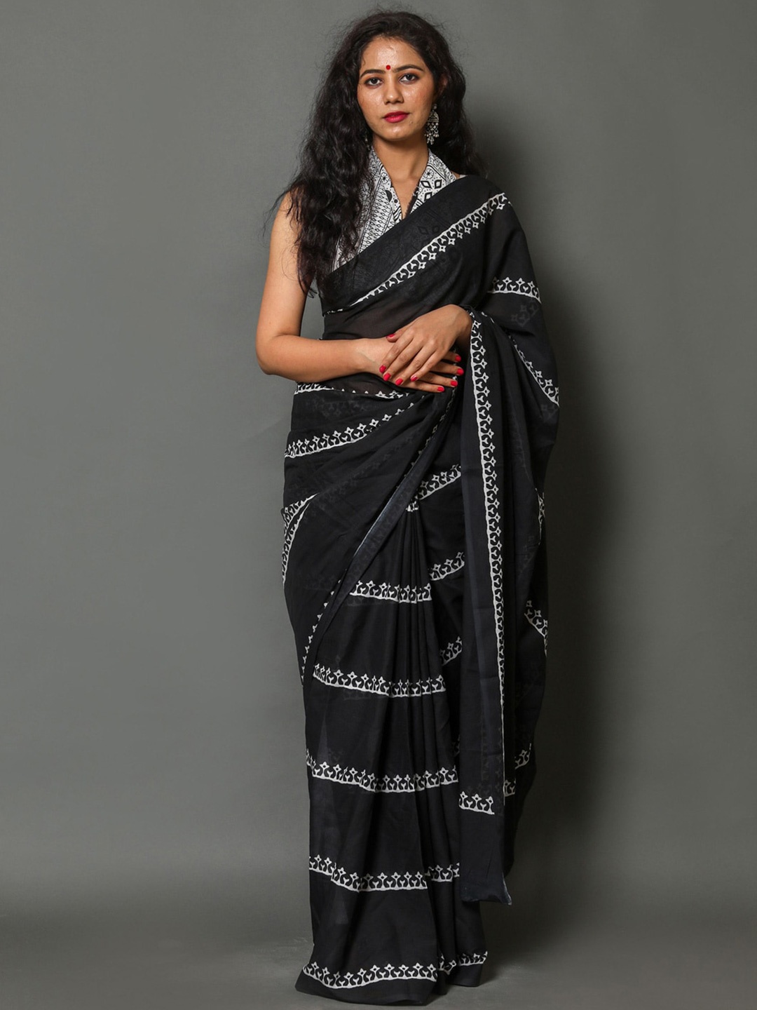 

BUTA BUTI Ethnic Motifs Printed Pure Cotton Saree, Black