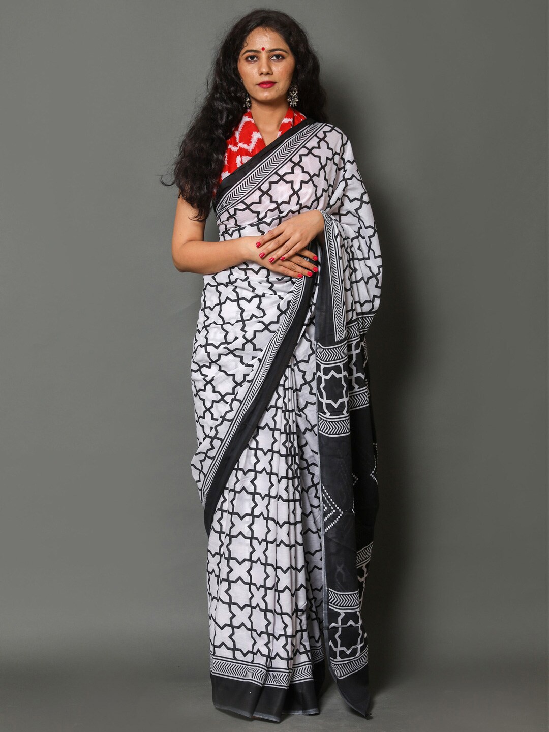 

BUTA BUTI Geometric Printed Pure Cotton Saree, Black